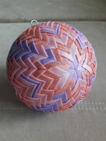 /products/ruzovo-fialova-koule-15-cm/