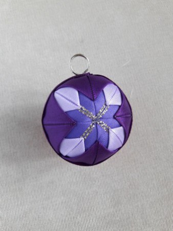 /products/fialova-koule-4-5-cm/